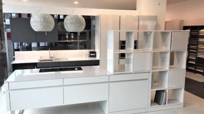 Leicht Advance Kitchen, Gloss White, Matt Carbon Grey, Platinum Lacquered Island, Silestone Worktops, Siemens Appliances