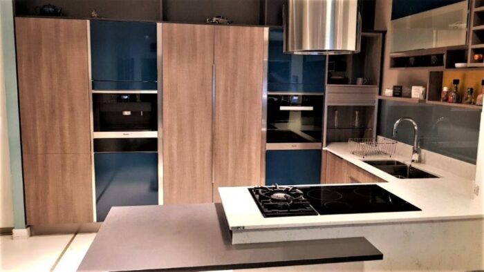 Mobalpa Ex Display Peacock Blue Gloss Kitchen