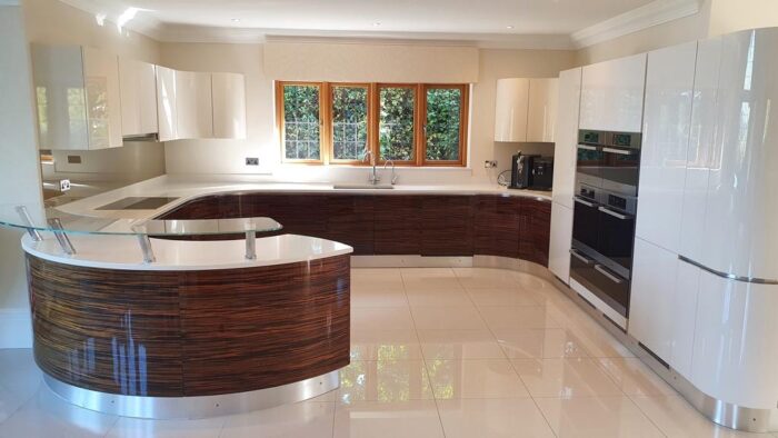 Composit Maxima Gloss Lacquer Handleless Ivory Kitchen