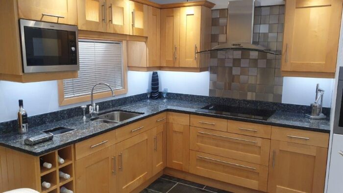 Shaker Light Timber Kitchen 30mm Blue Pearl Granite & Appliances