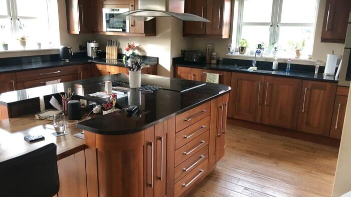 Large Wood Shaker Kitchen, Island & Utility Room