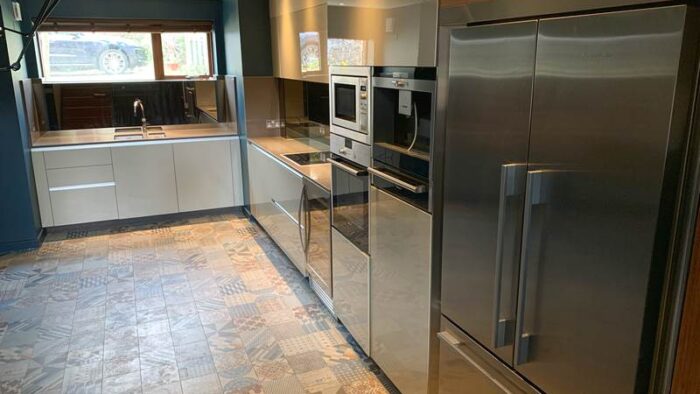 Modern Mussel Gloss Channel Rail Kitchen