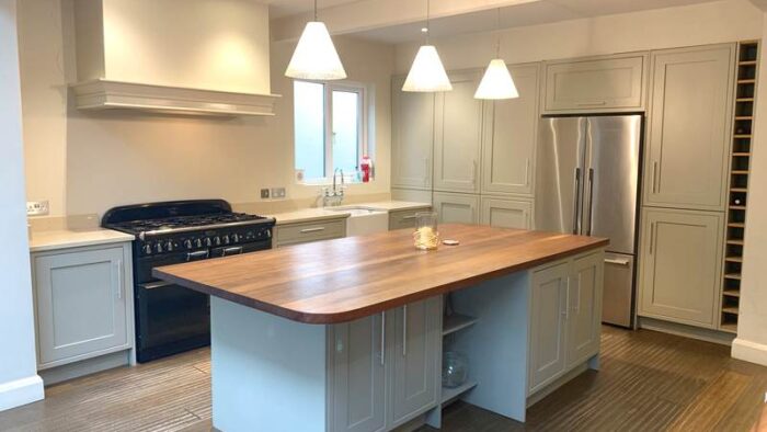 Mereway Grey Shaker Wood Door Handpainted Kitchen & Island