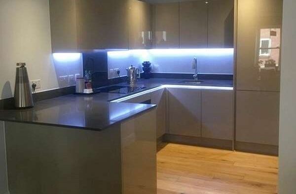 Gloss Cashmere Kitchen with Anthracite Silestone Worktops