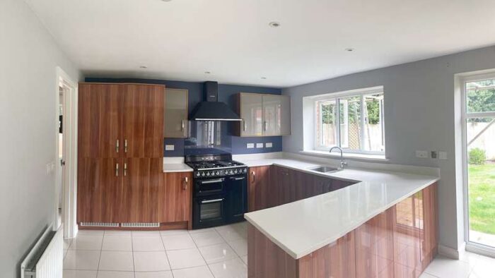 XL Symphony Cherry Wood Gloss + Basalt Grey Kitchen & Utility Room