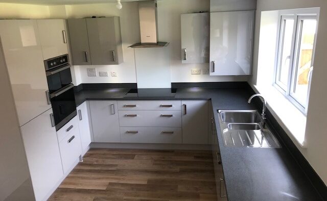 Under 1 Yr Symphony Modern Grey Gloss Kitchen Appliances & Corian Worktops