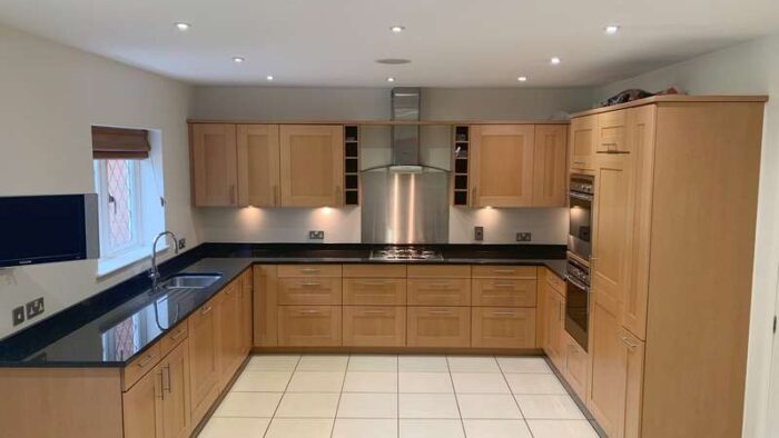 Alno Immaculate Shaker Kitchen Neff Appliances Granite Worktops