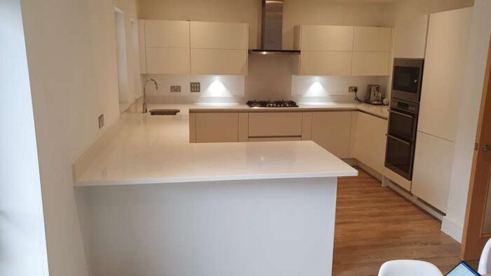 Modern Matt Handleless Off White Second Hand Kitchen & Utility Room