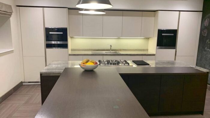 SieMatic Handleless Hazel & White Matt Lacquer Kitchen & Island