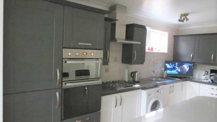 Ultima Modern Grey & White Shaker Kitchen & Island Appliances & Worktops