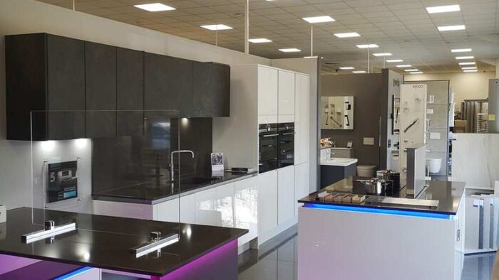 Ex Display Masterclass H Line White Gloss Lumina Kitchen