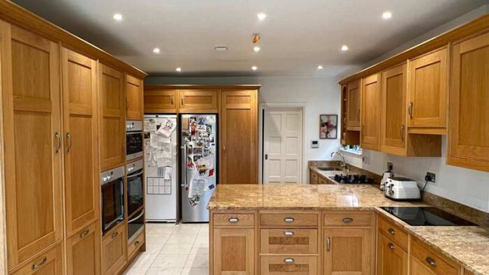 Stunning Mark Wilkinson Style Oak Shaker Inframe Kitchen with Granite & Miele Appliances