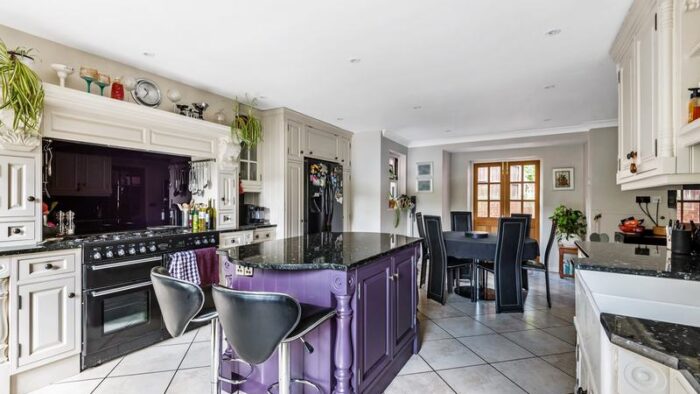 Loxley Bespoke Painted Pilaster Wood Inframe Traditional Kitchen