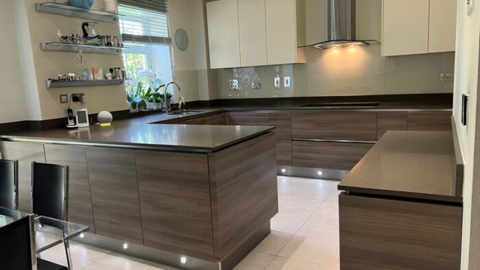 Modern Hacker Wood Grain & Matt Eggshell Kitchen