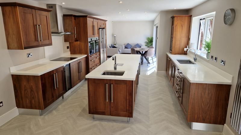 Quality Used Kitchens For Sale Used Kitchen Hub   Stunning Wood Shaker Kitchen Corian Worktops Appliances 0001 