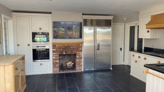 Large Double Mark Wilkinson Cooks Wood Kitchen Sub Zero & Miele Appliances Granite Worktops