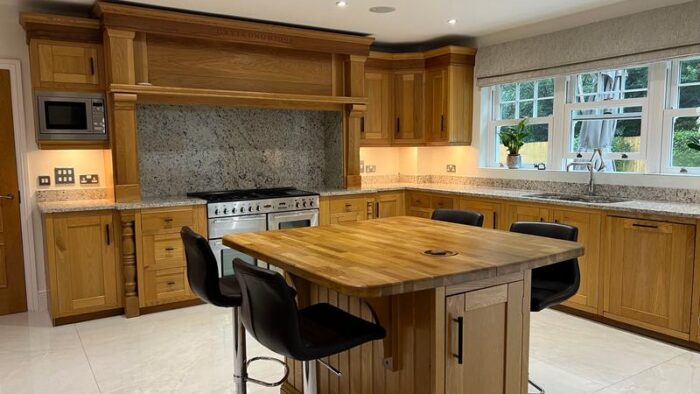 Large Gastronomique Wood Dovetail Pilaster Kitchen & Island Appliances Granite Oak Worktops