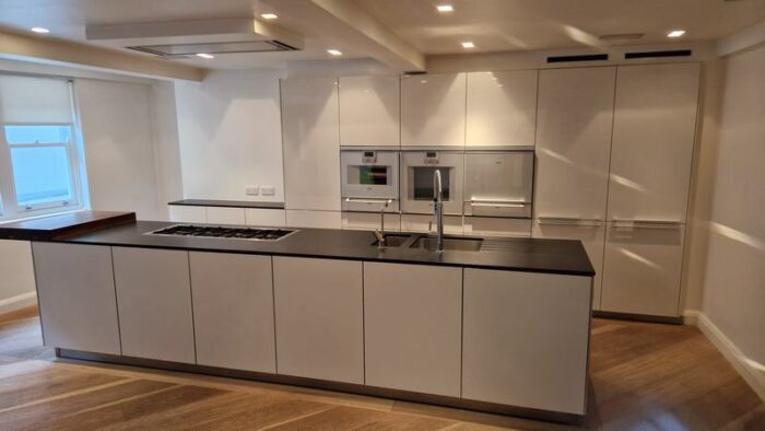 Bulthaup B3 Brilliant Lacquer & Matt Kaolin Kitchen & Island with Granite & Gaggenau Appliances