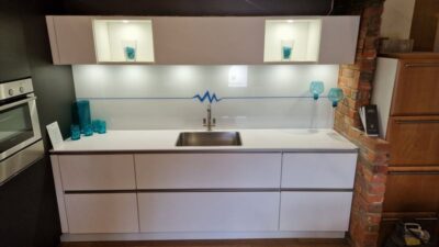 Ex Display Nieburg Anthracite - White Soft Lacquer Kitchen Siemens Appliance Silestone