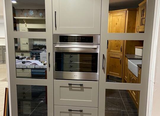 Ex Display Stoneham Soft Grey Moles Taupe Mirrored Tall Units Caple Oven