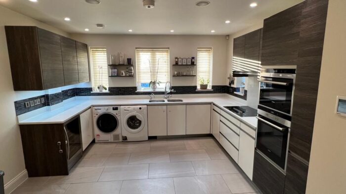 RWK German Modern White Gloss Grained Kitchen Siemens Bosch Quooker Appliances Quartz Worktops