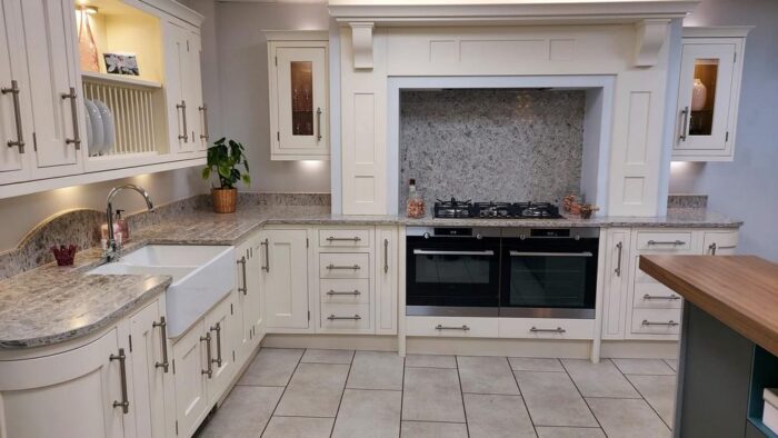 Ex Display Baystone English Timber In Frame White Linen Kitchen AEG Elica Appliances Compac Quartz Worktops