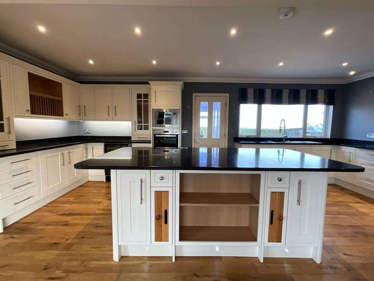 Large Bespoke White Shaker Wood Door Kitchen & Island