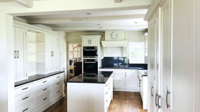 Off White Matt Shaker Kitchen & Island Miele Quooker Elica Appliances Black Granite Worktops