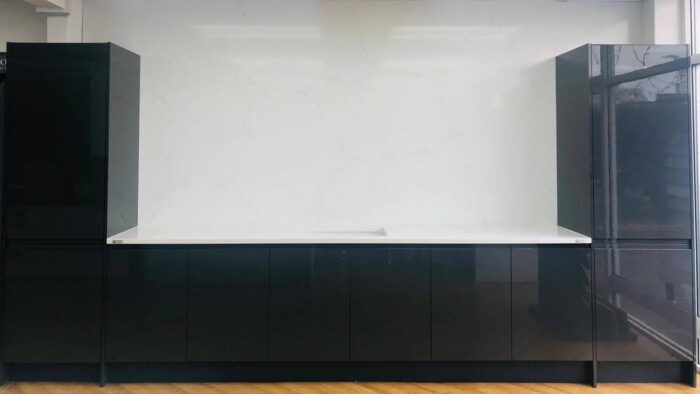 Ex Display Blossom Avenue Premium Graphite Super Gloss Profile Kitchen CQ Misterio Worktop