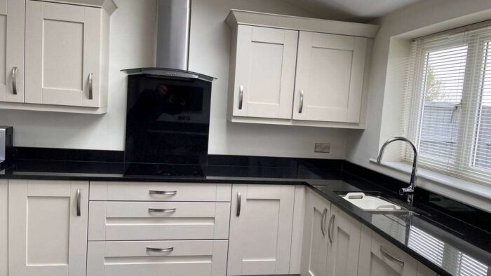 Milbourne Modern Almond Shaker Kitchen & Peninsular Bosch Beko Appliances Black Granite Worktops