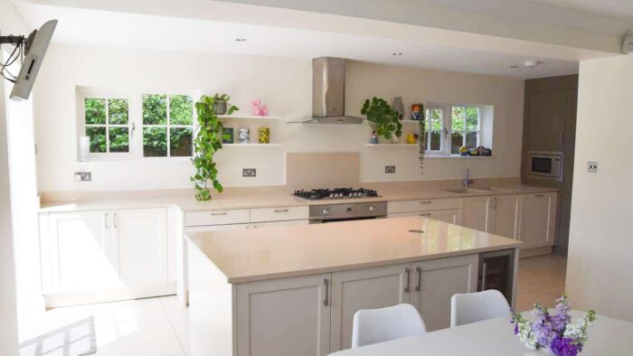 Bespoke Shaker Mushroom Buttercream Kitchen & Island Siemens Caple Britannia Appliances Granite Worktops