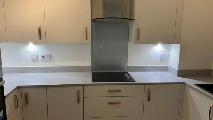 New Unused Symphony Light Slab Grey Kitchen Beko Appliances Grey Worktops Rose Gold Handles