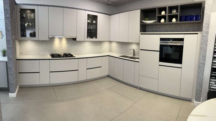 Ex Display Hacker Systemat Satin White Easy-to-Reach Kitchen - Neff Siemens Miele Blaupunkt Appliances – Quartz Statuario Milano 20mm Worktops