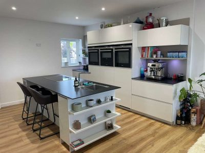 Nicholas Anthony Pronorm Luxury German Chalk White Gloss Kitchen & Matching Island – Siemens Caple Bosch Appliances - Composite Stone Worktops