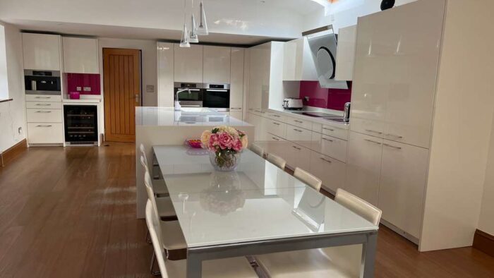 Stunning Immaculate Large Leicht Frosty White Gloss Kitchen & Island – Miele Appliances – White Corian Worktops