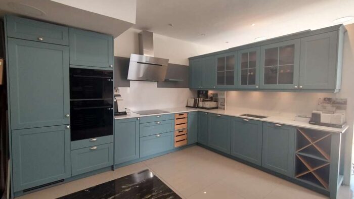 Ex Display Schuller Vienna Blue Grey Satin Lacquered Shaker Kitchen - Samsung Appliances – Silestone Calacatta Gold - 20mm Worktops