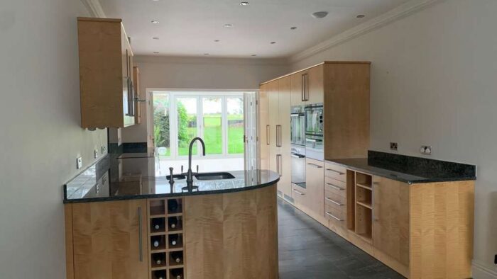 Mowlem & Co Handmade Ripple Sycamore Veneered Door Dovetail Joint Kitchen & Peninsular – Miele Appliances - Granite Worktops