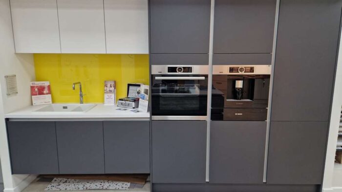 Ex Display Masterclass H-Line Anthracite - White Super Matt Kitchen & Island Walnut Carcass