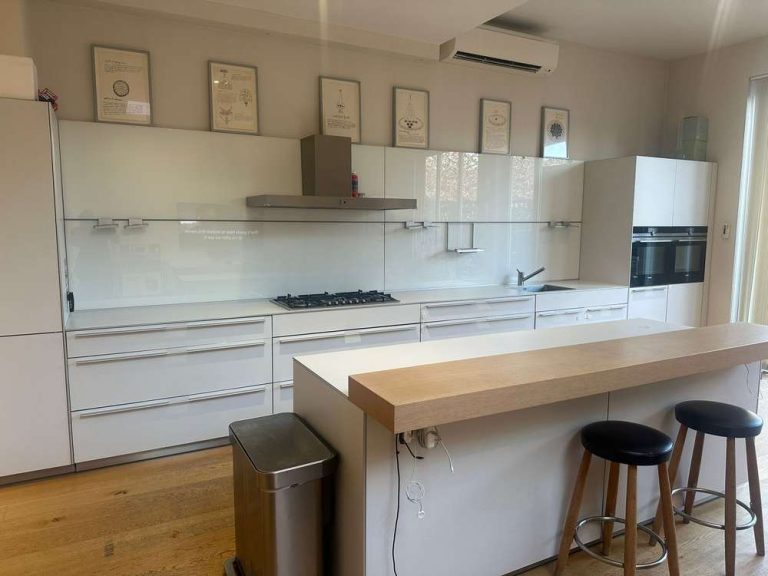 Modern Bulthaup White Kitchen & Matching Island & Breakfast Bar ...