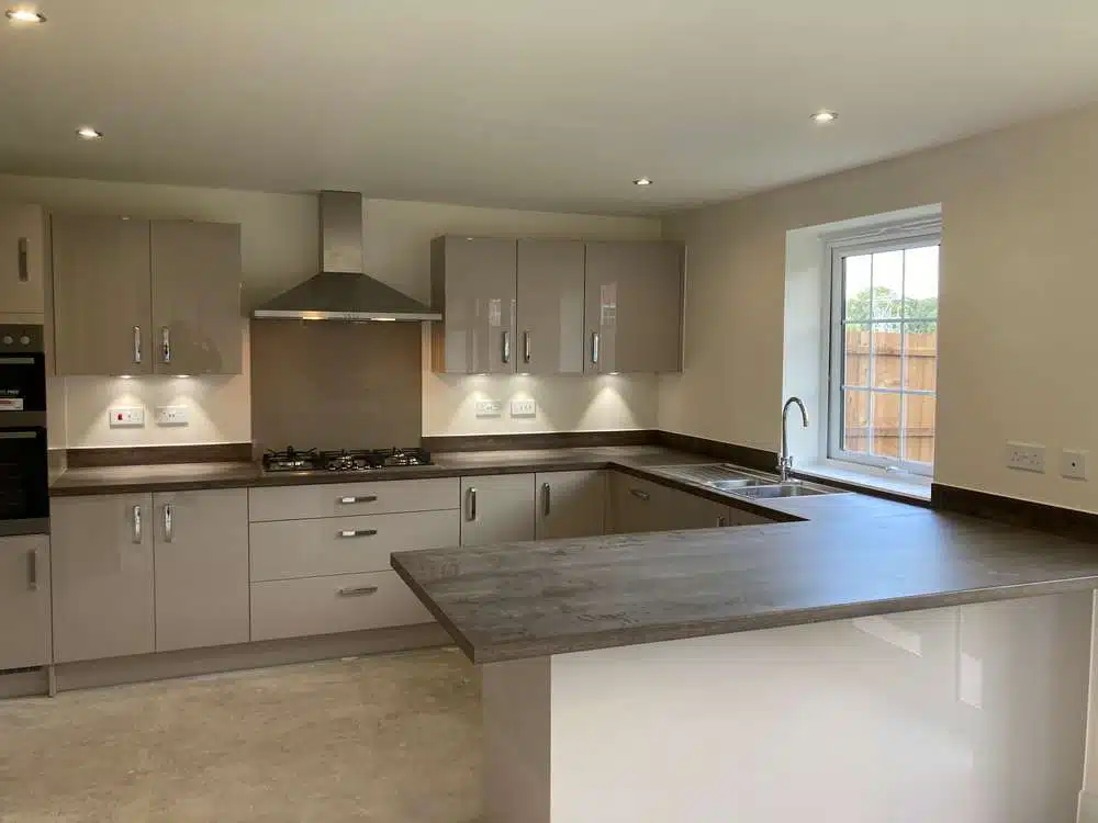 Symphony Modern Cappuccino Gloss Kitchen & Peninsular – AEG Appliances - Wood effect Laminate Worktops