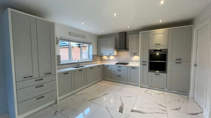 Symphony Modern Fresh Light Grey Shaker - White Framed Kitchen – AEG Zanussi Appliances - White Silestone Worktops