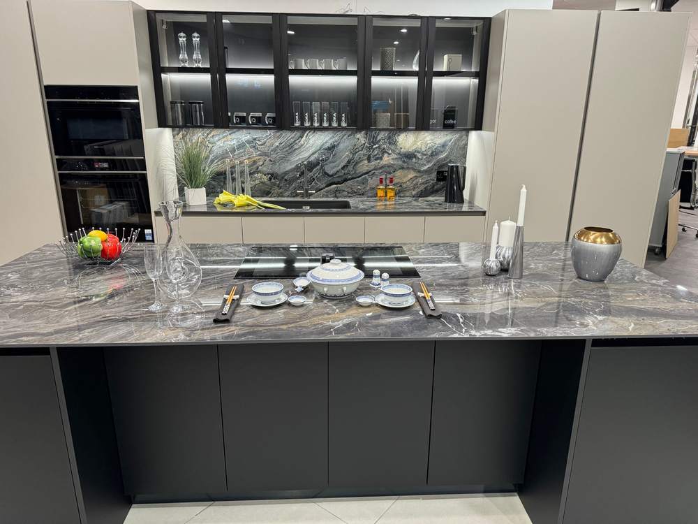 Ex Display And Used Kitchens For Sale Used Kitchen Hub   Ex Display Miton Menta Bilam Emme Champagne Black Onyx Kitchen Island 00004 