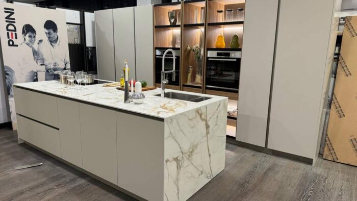 Ex Display Miton Menta Grigio Peitra Cream & Champagne - Natural Walnut Bilam Kitchen & Island - Bosch Appliances