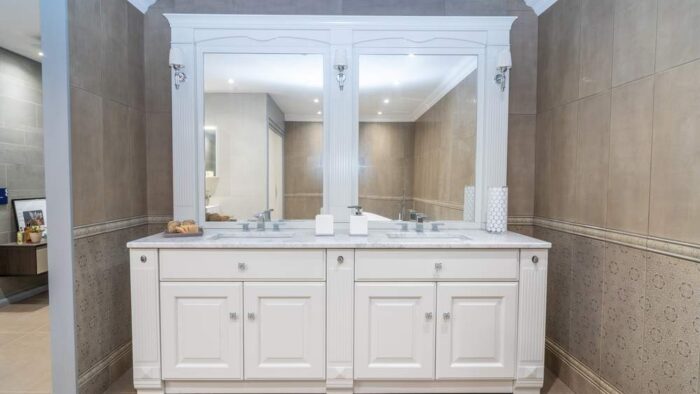 Ex Display Scavolini Baltimora Bathroom Vanity Unit Matt Lacquered Framed Door - Mirror & Lights with Bianco Carrara Marble Worktop