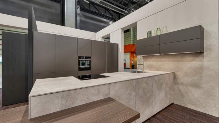 Exhibition Display Nolte Cantera Sandstone Crème Soft Lack Sepia Brown Kitchen & Peninsular – Neff 1810 Appliances - Nolte Laminate 12mm Sand Lime Cream Worktops