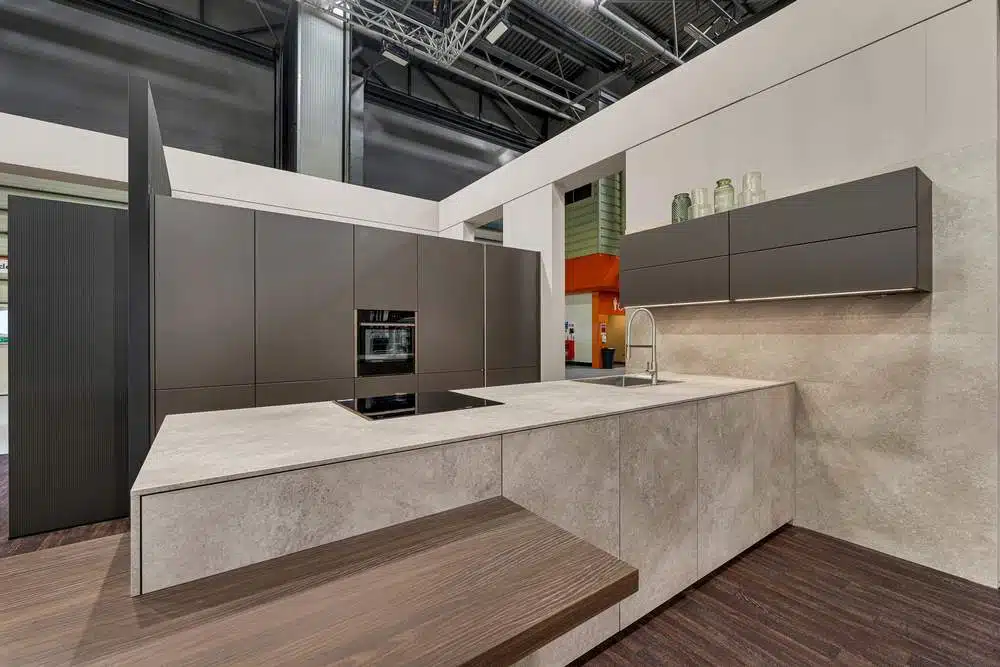 Exhibition Display Nolte Cantera Sandstone Crème Soft Lack Sepia Brown Kitchen & Peninsular – Neff 1810 Appliances - Nolte Laminate 12mm Sand Lime Cream Worktops