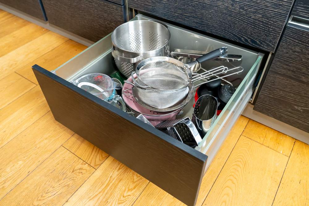 Brandt Graphite Grey Handleless Kitchen + Peninsular inc Breakfast 