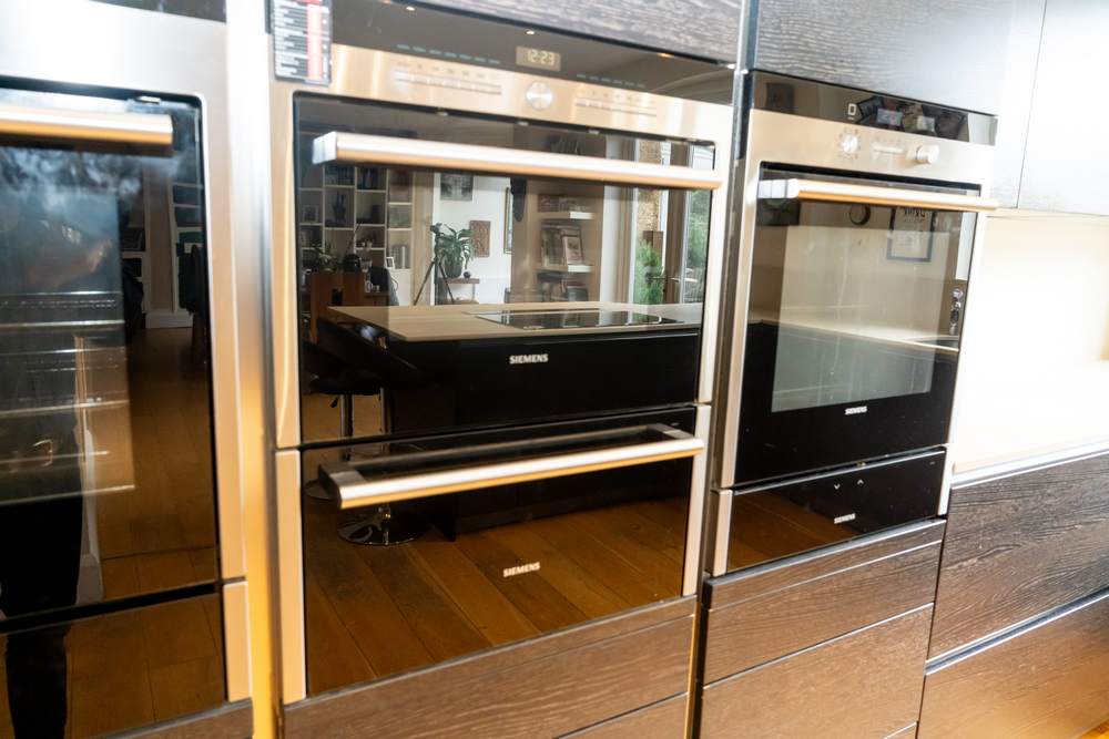 Brandt Graphite Grey Handleless Kitchen + Peninsular inc Breakfast 