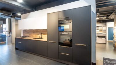Ex Display Schmidt Arcos Soft Black & Everest Kitchen – Bosch Appliances – Laminate Tavern Worktops