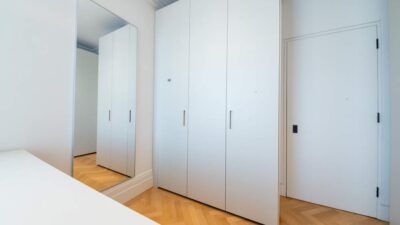 Luxury Porro Wardrobes Master Bedroom Walk-in Tall Double Wardrobes inc Central Drawer Console